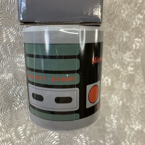 Nintendo Entertainment System NES Controller Ceramic Mug Cup Cocoa Gift Set Play - Picture 7 of 14